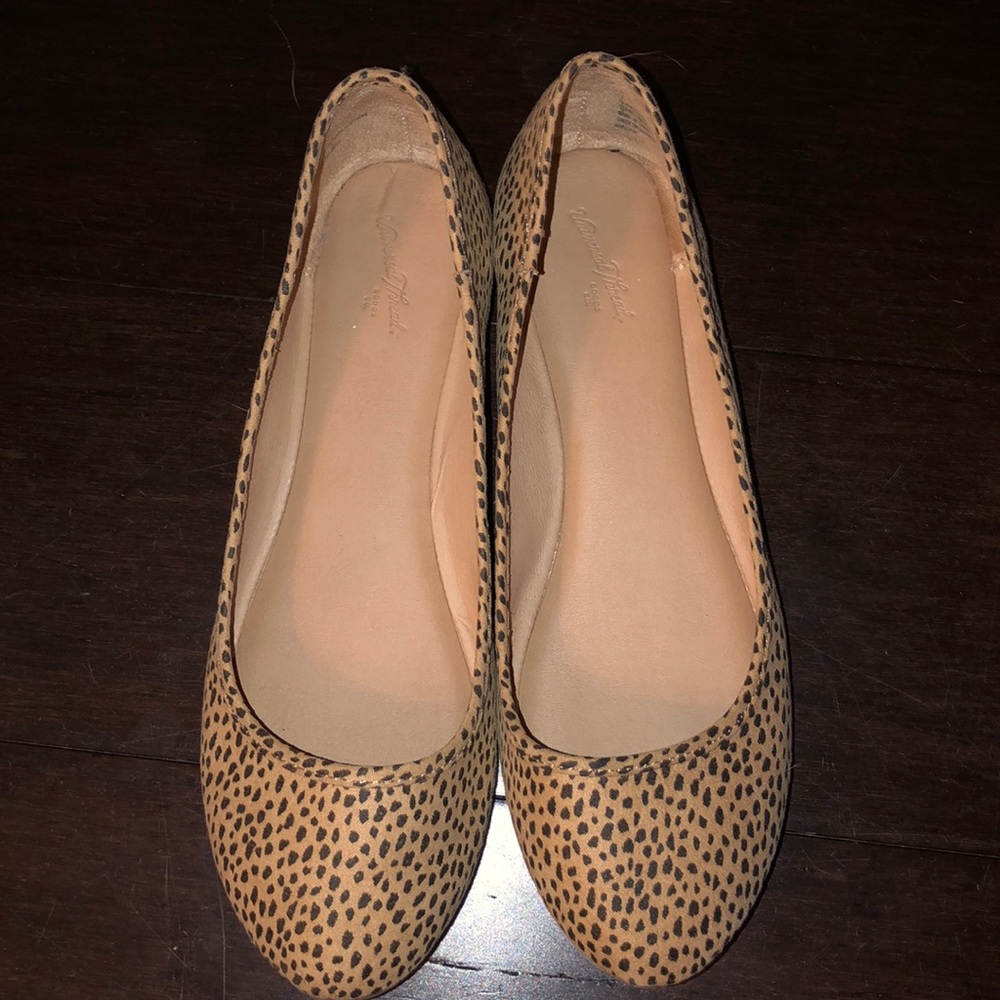 Spotted flats